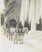 La photographie en noir et blanc montre une situation hivernale dans la région de Schwarzenburg. De longs glaçons sont accrochés à une paroi rocheuse abrupte à l'arrière-plan. Sur la route enneigée en forte pente se trouve une diligence attelée de deux chevaux.