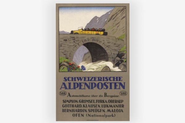 [Translate to Français:] Graubraunes Poster mit Schriftzug "Schweizerische Alpenposten" und Zeichnung eines Postautos auf einer Brücke im Gebirge.