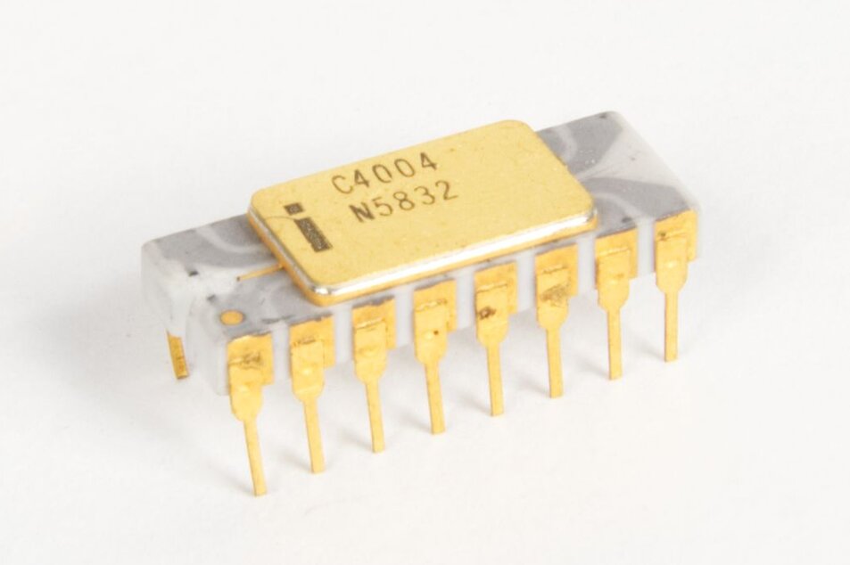 Chip Intel C4004 - enlarged view