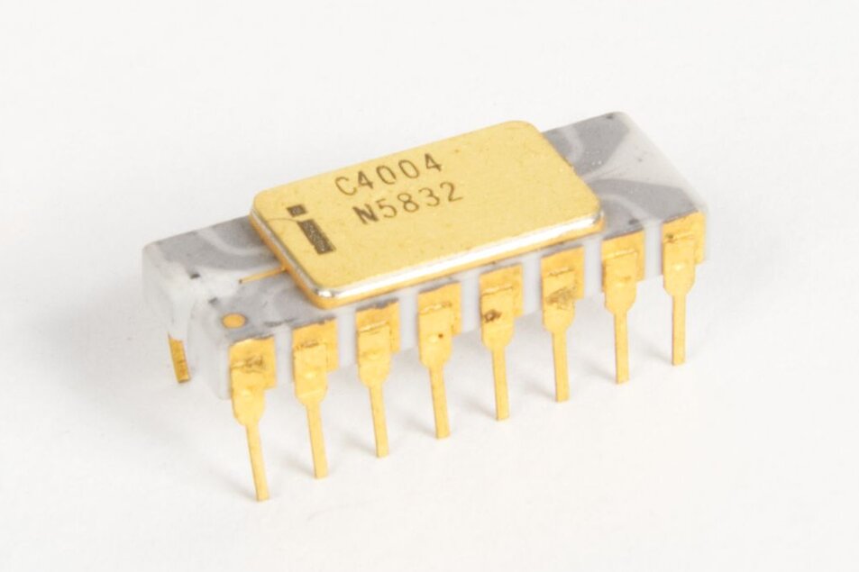 Chip Intel C4004 - enlarged view