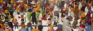 Blick auf eine Massen von Playmobil-Figuren, alle Figuren sehen anders aus und machen eine andere Bewegung - vergrösserte Ansicht