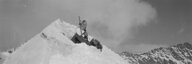 Auf dem Bild sind die Gotthardzelte auf dem Jungfraujoch zu sehen. - vergrösserte Ansicht